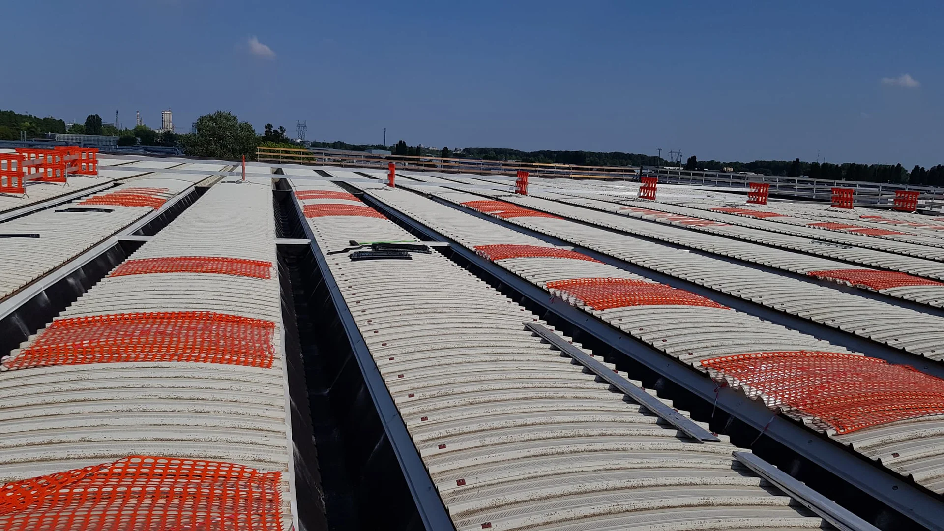 Impermeabilizzazione di una grande copertura industriale