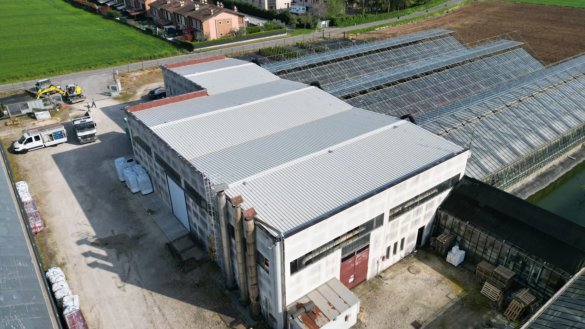 Rifacimento della copertura di uno stabilimento industriale